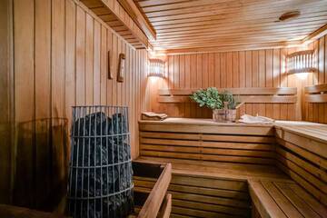 Фото номера Люкс с сауной Гостиница Парк Сити Роуз г. Ростов-на-Дону 13